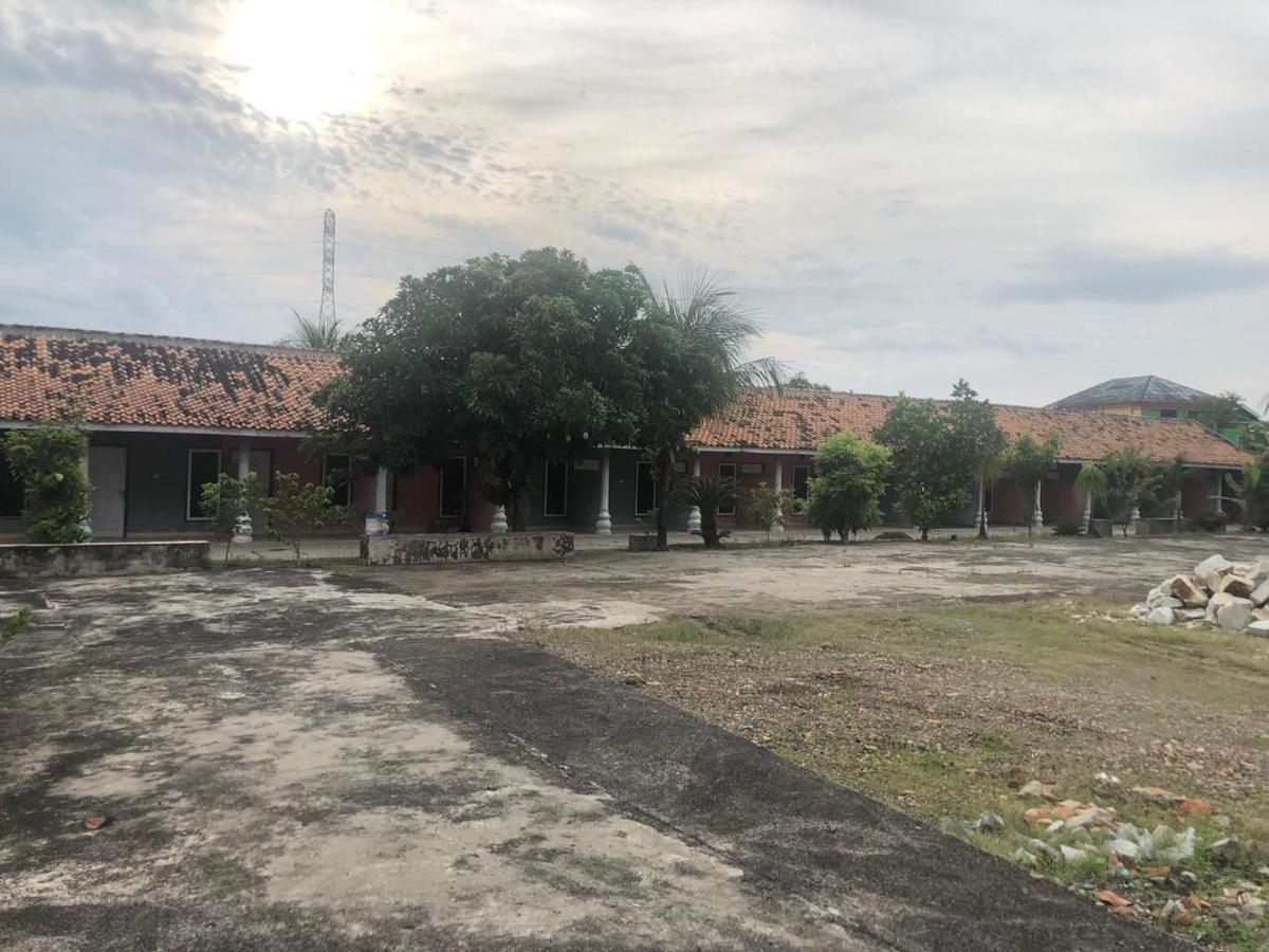 Hotel Arjuna Baturaja  Exterior photo