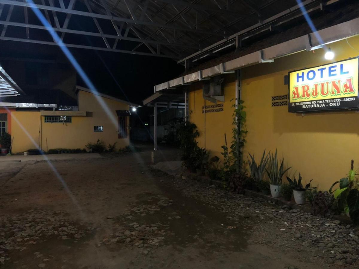Hotel Arjuna Baturaja  Exterior photo