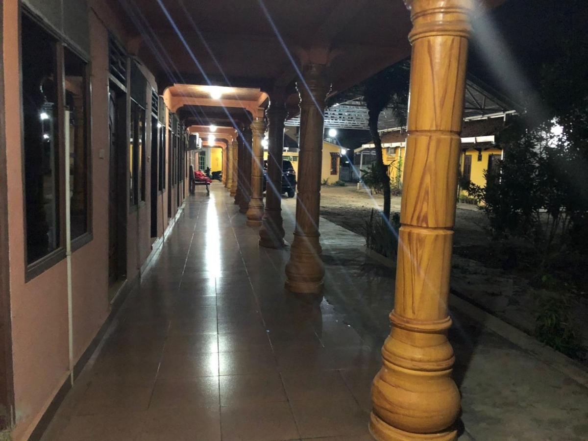 Hotel Arjuna Baturaja  Exterior photo
